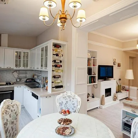 Apartment Place To In Tirana, Blloku, Pallat Agimi