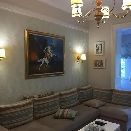 Place To In Tirana, Blloku, Pallat Agimi Apartment